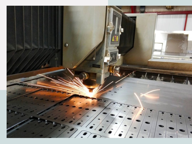 Лазерная резка металла в Новокуйбышевске от 615 руб.